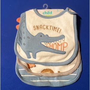 🆕Child of Mine Carter’s 3 piece bibs🆕